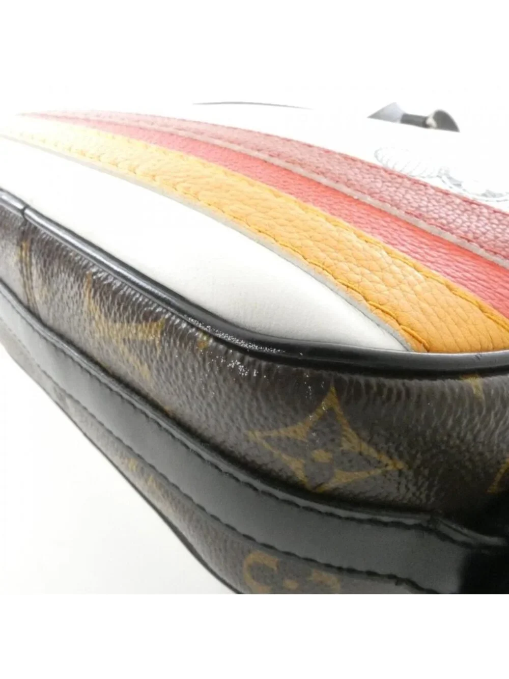 Louis Vuitton Boite Chapeau Souple Shoulder Bag